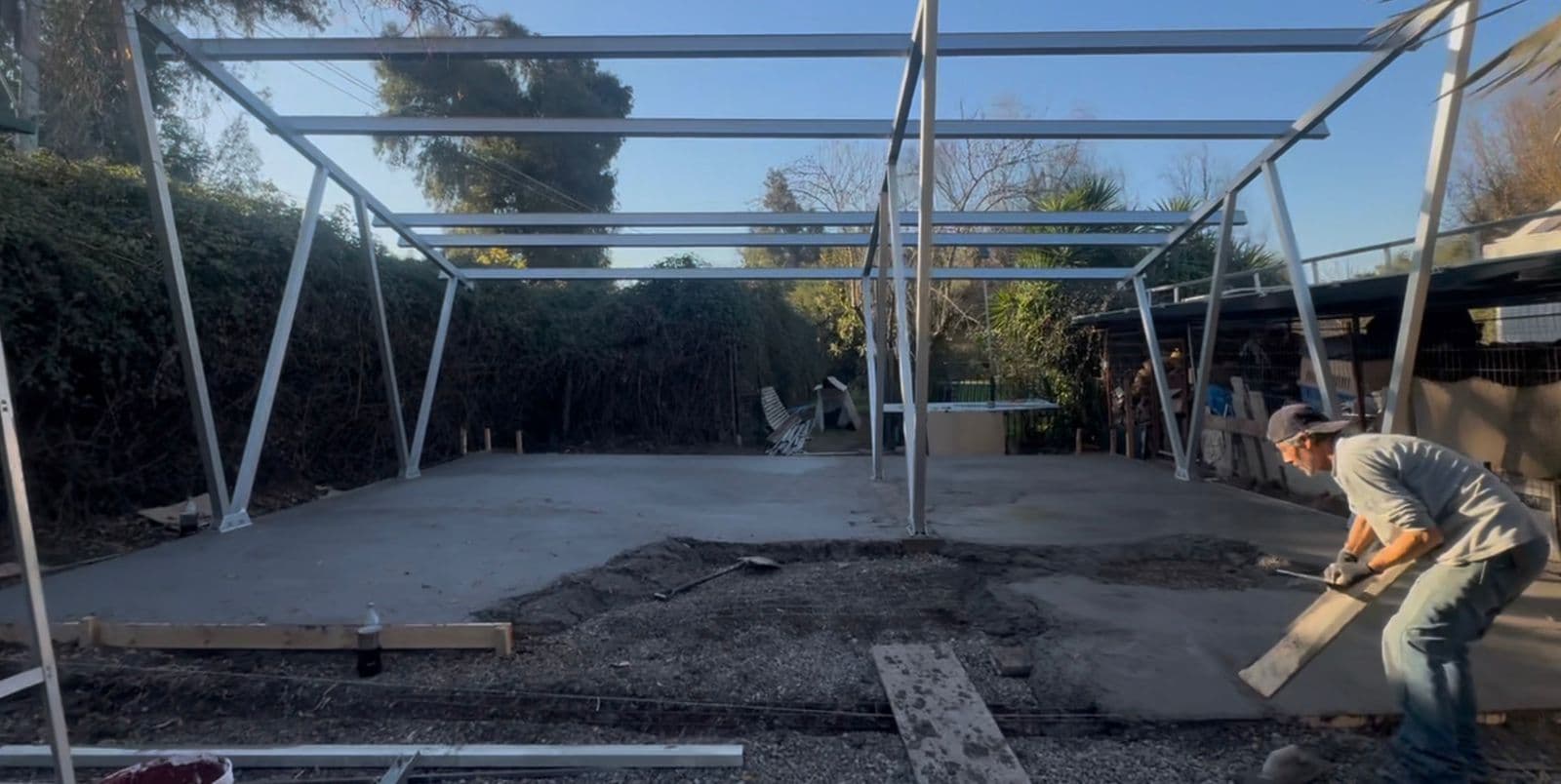 Estructura metálica en instalación